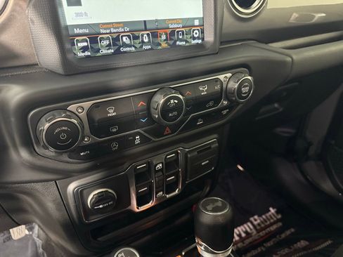 Used 2021 Jeep Wrangler Unlimited Sahara AWD/4WD image 24