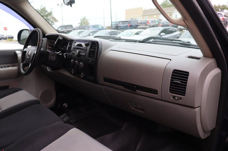 Used 2007 GMC Sierra 2500 W/T w/ Work Truck Preferred Package AWD/4WD image 20