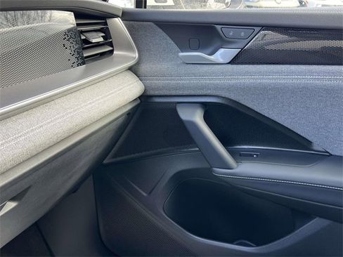 New 2025 Volkswagen Tiguan S image 32