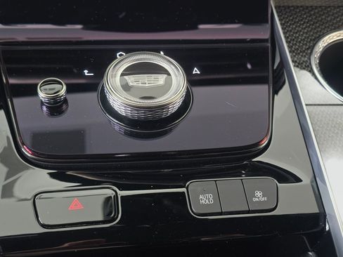 Used 2025 Cadillac Escalade V AWD/4WD image 32