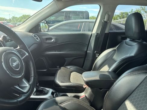 Used 2018 Jeep Compass Latitude w/ Popular Equipment Group FWD image 31
