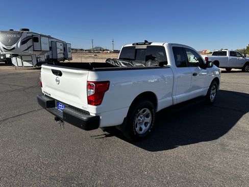 Used 2023 Nissan Titan S RWD image 4