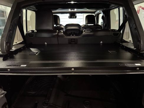 Used 2020 Jeep Wrangler Unlimited Rubicon AWD/4WD image 32
