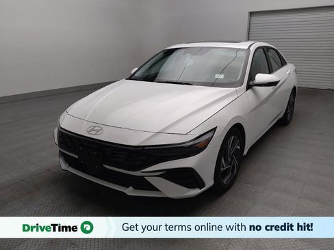 Used 2025 Hyundai Elantra Limited FWD image 1