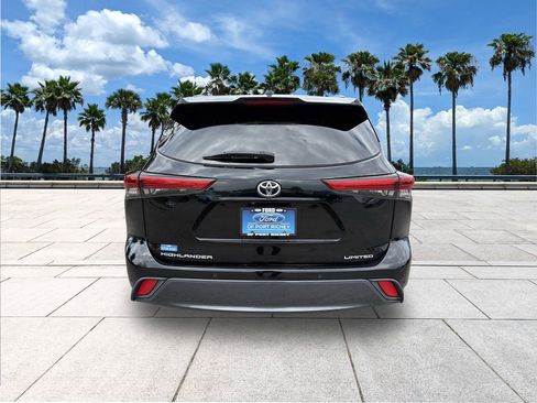Used 2020 Toyota Highlander Limited image 8