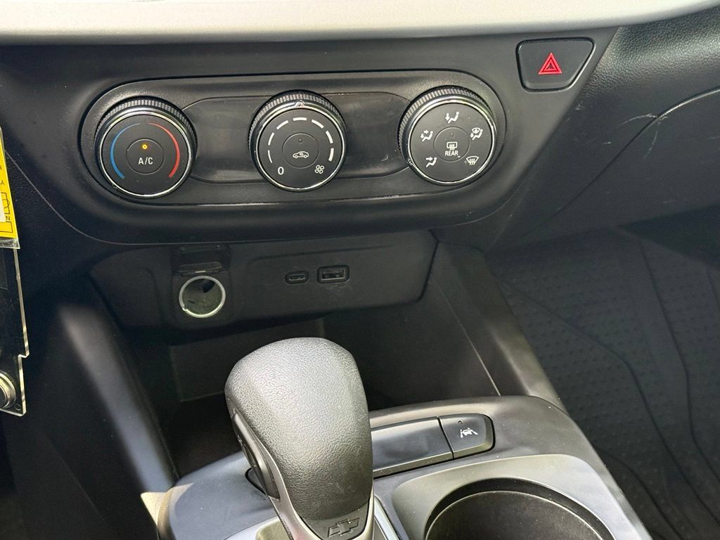 Used 2025 Chevrolet Trax LS FWD image 18