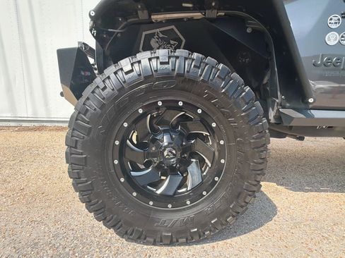 Used 2020 Jeep Wrangler Unlimited Sport AWD/4WD image 11