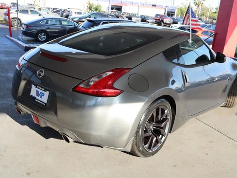 Used 2015 Nissan 370Z Coupe image 4