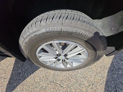 Used 2023 Chevrolet Traverse LT w/ LPO, Floor Liner Package AWD/4WD image 33
