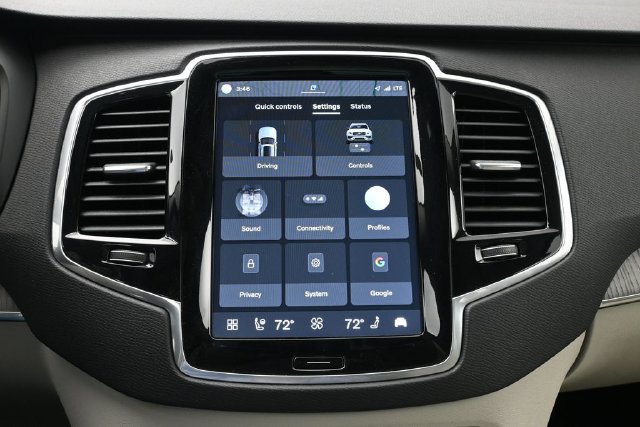 Used 2025 Volvo XC90 B6 Plus w/ Protection Package Premier AWD/4WD image 16