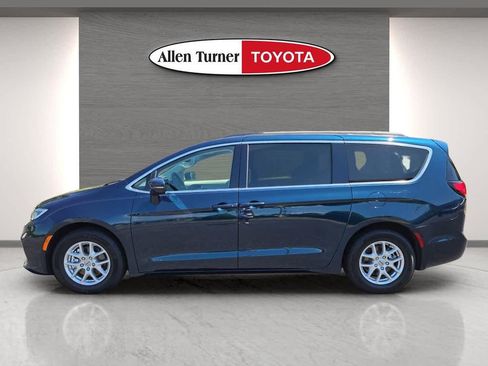 Used 2022 Chrysler Pacifica Touring-L FWD image 10