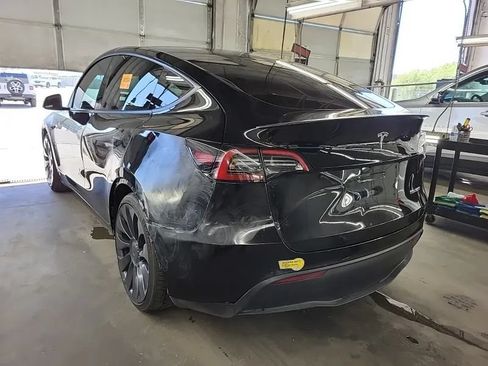 Used 2022 Tesla Model Y Performance AWD/4WD image 3