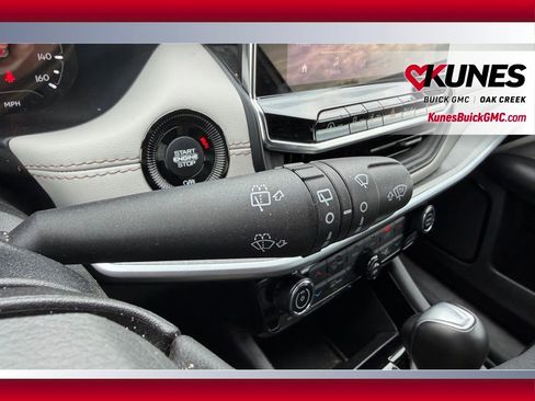 Used 2025 Jeep Compass Limited AWD/4WD image 13