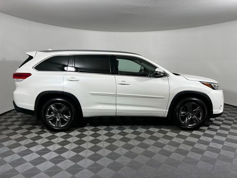 Used 2018 Toyota Highlander Limited Platinum AWD/4WD image 4