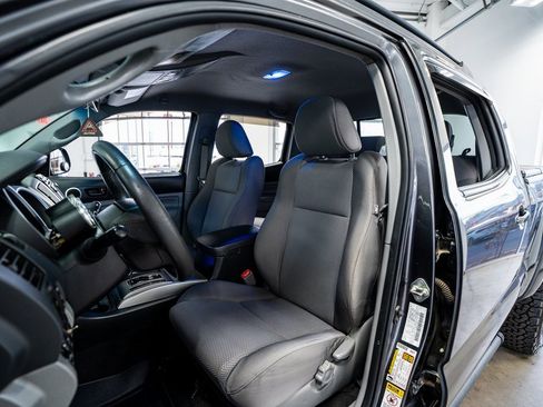 Used 2014 Toyota Tacoma 4x4 Double Cab image 38