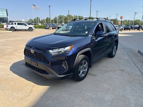 Used 2025 Toyota RAV4 XLE w/ Convenience Package FWD image 3