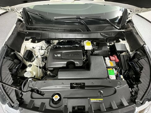 Used 2022 Nissan Pathfinder SL AWD/4WD image 29