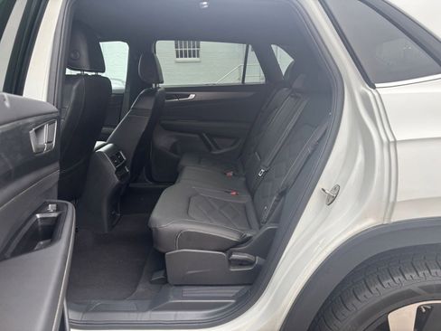 Used 2025 Volkswagen Atlas Cross Sport SE image 23