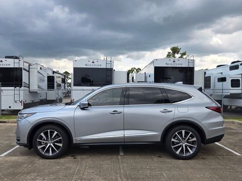 Certified 2026 Acura MDX w/ Technology Package FWD image 8