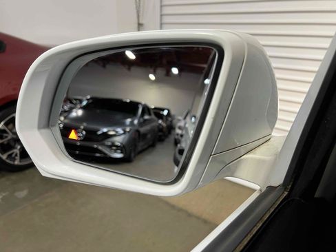 Used 2020 Mercedes-Benz Metris Passenger image 18