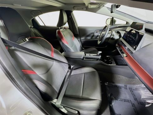 Used 2024 Toyota Prius Prime XSE image 25