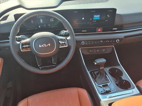 New 2026 Kia Carnival EX FWD image 5