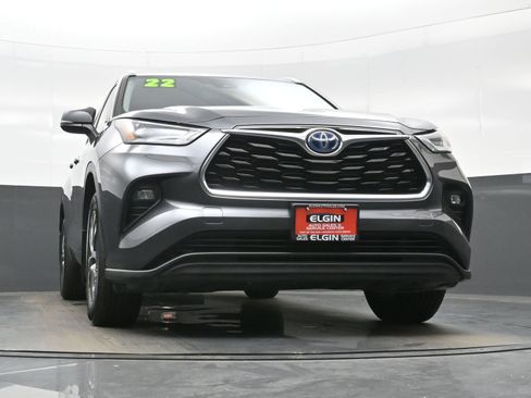 Used 2022 Toyota Highlander XLE AWD/4WD image 33