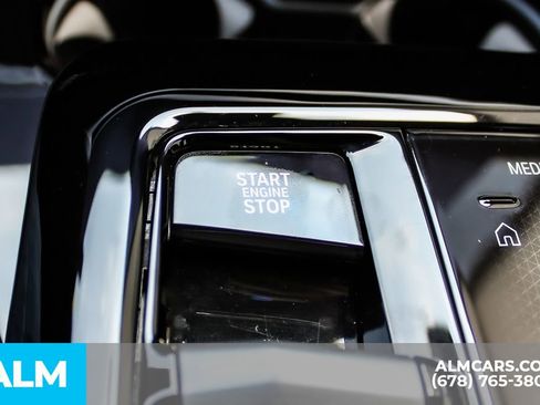 Used 2025 BMW 530i w/ Premium Package image 29