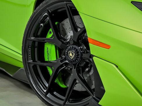 Used 2019 Lamborghini Aventador SVJ AWD/4WD image 5