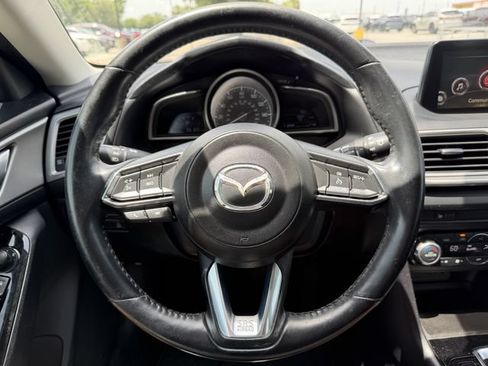 Used 2017 MAZDA MAZDA3 Touring FWD image 9