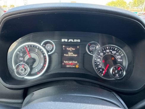 Used 2024 RAM 2500 Big Horn w/ Off Road Package AWD/4WD image 17