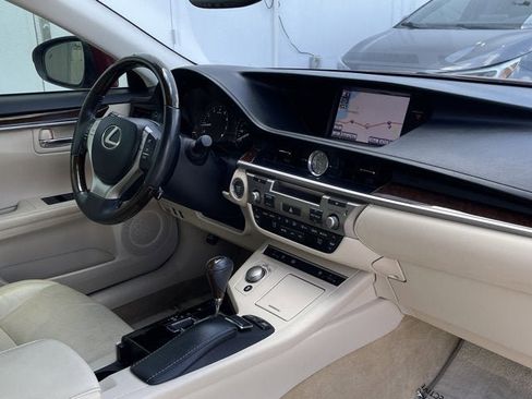 Used 2013 Lexus ES 350 w/ Luxury Pkg FWD image 19