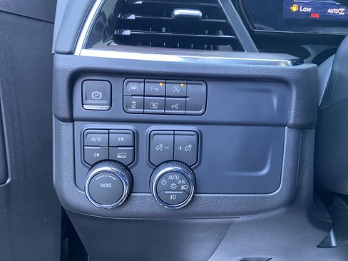 Used 2026 Chevrolet Tahoe LT w/ Comfort Package AWD/4WD image 18