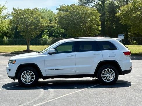 Used 2021 Jeep Grand Cherokee Laredo X image 3