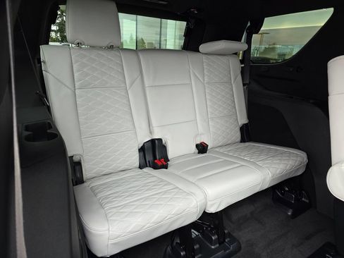 Used 2025 Cadillac Escalade V AWD/4WD image 13