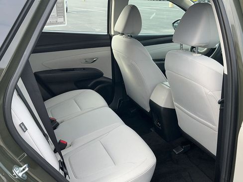 Certified 2025 Hyundai Tucson SE image 30