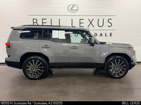 Certified 2026 Lexus GX 550 w/ Accessory Package (2T) AWD/4WD image 3