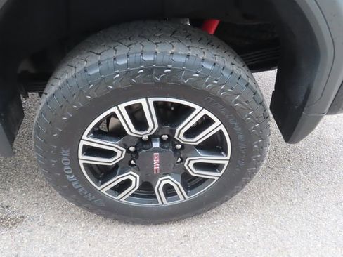 Used 2023 GMC Sierra 2500 AT4 w/ AT4 Premium Plus Package AWD/4WD image 17