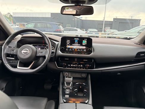 Used 2023 Nissan Rogue SL w/ SL Premium Package FWD image 14