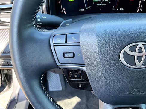 Used 2025 Toyota Camry SE FWD image 22