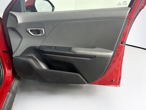 Used 2025 Kia K4 LXS image 33