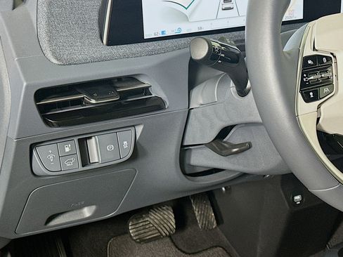 Used 2024 Kia EV6 Wind w/ Wind Technology Package image 17