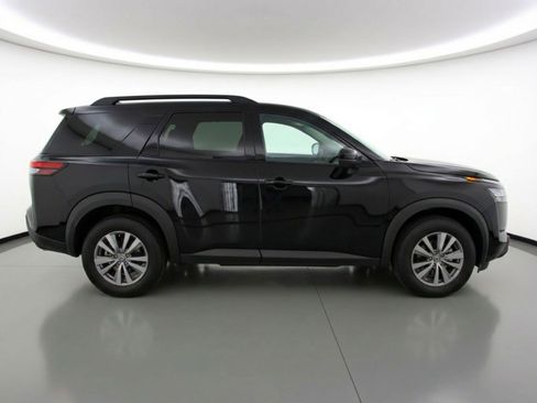 Used 2025 Nissan Pathfinder SV AWD/4WD image 11