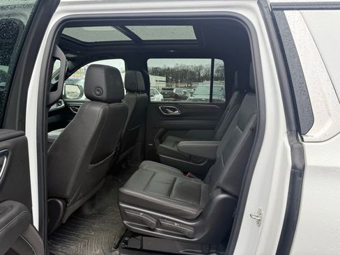 Used 2021 Chevrolet Suburban LT image 11
