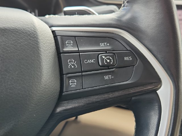 Used 2021 Jeep Grand Cherokee L Limited AWD/4WD image 26