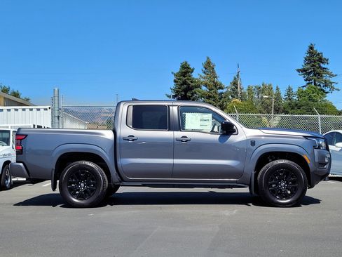 New 2026 Nissan Frontier SV w/ Tow Package AWD/4WD image 4