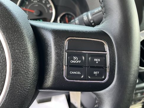 Used 2014 Jeep Wrangler Unlimited Sahara w/ Connectivity Group AWD/4WD image 22