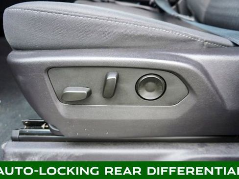 Used 2024 GMC Sierra 1500 SLE image 12