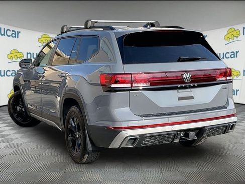 Used 2024 Volkswagen Atlas Peak Edition SE AWD/4WD image 4