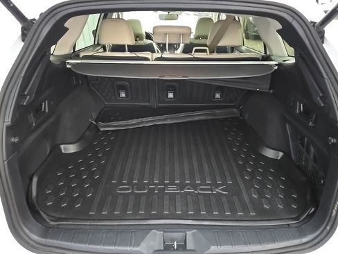 Used 2022 Subaru Outback Limited image 12